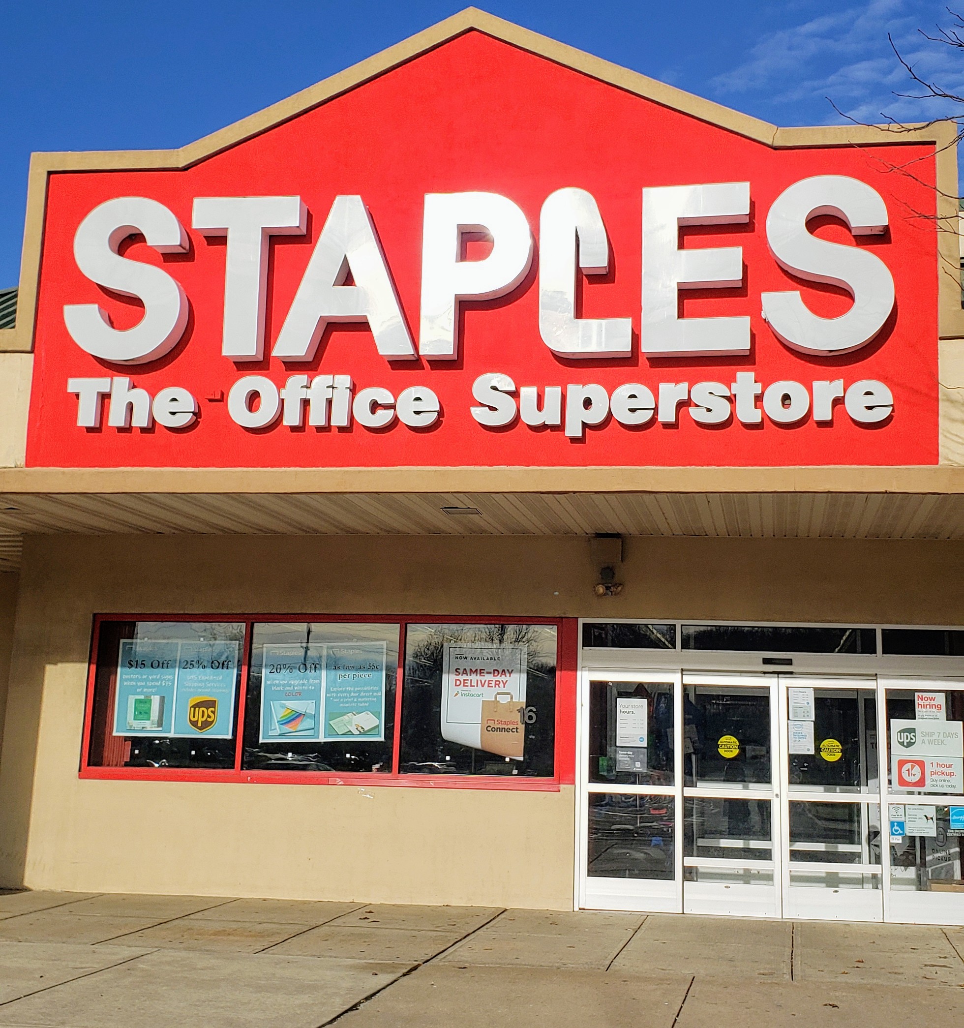 WEST WINDSOR, NJ -29 FEB 2020- View of a Staples office supplies